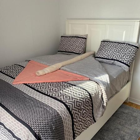 Windsor Airport Room Accommodation Eksteriør billede