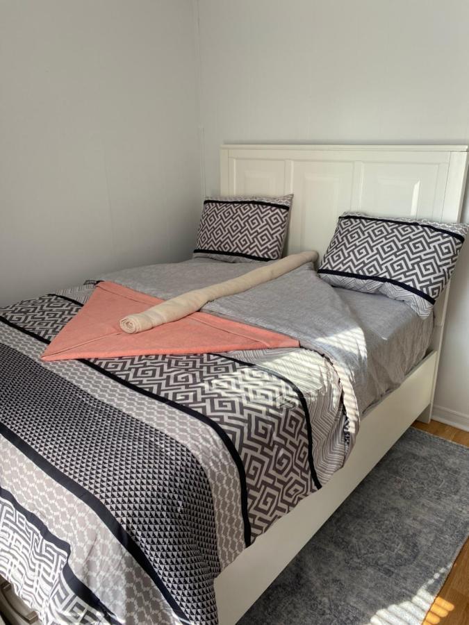 Windsor Airport Room Accommodation Eksteriør billede